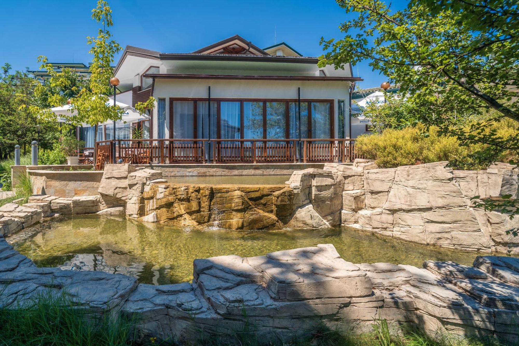 Спа Апартаменти За Гости Затворен Комплекс Емералд Ravda Exterior foto